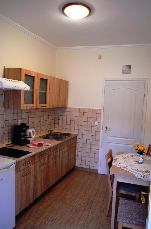 Henrietta - Violetta Apartman Hajduszoboszlo Exterior photo