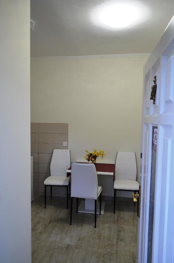Henrietta - Violetta Apartman Hajduszoboszlo Exterior photo