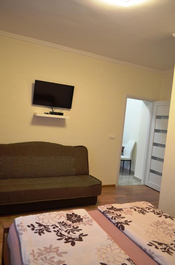Henrietta - Violetta Apartman Hajduszoboszlo Exterior photo
